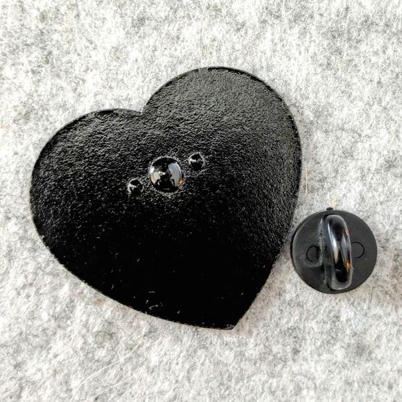 Romantic Skulls Pin Enamel Lapel Brooch - Picture 2 of 3